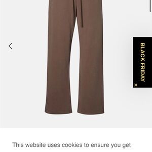 Elwood core straight leg sweatpants